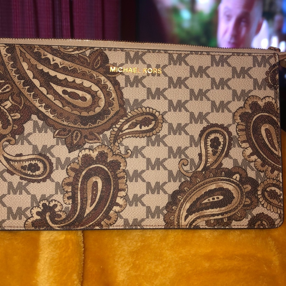SOLD Michael Kors wristlet - like new